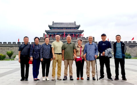 蛇年八月迎中秋家人朋友聚会有感